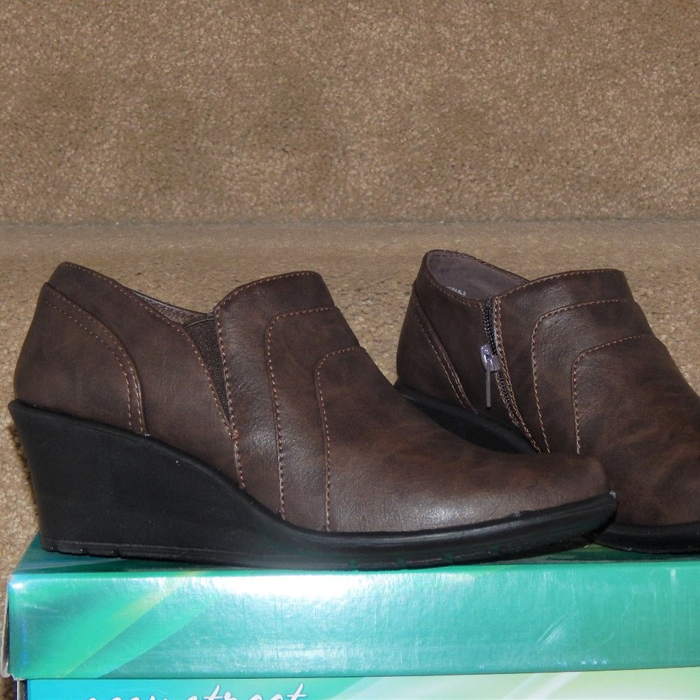 NIB EASY STREET Comfort Wave Brown Virgo 8 N